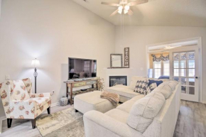 Sun-Lit 3rd-Floor Condo with Community Pool!